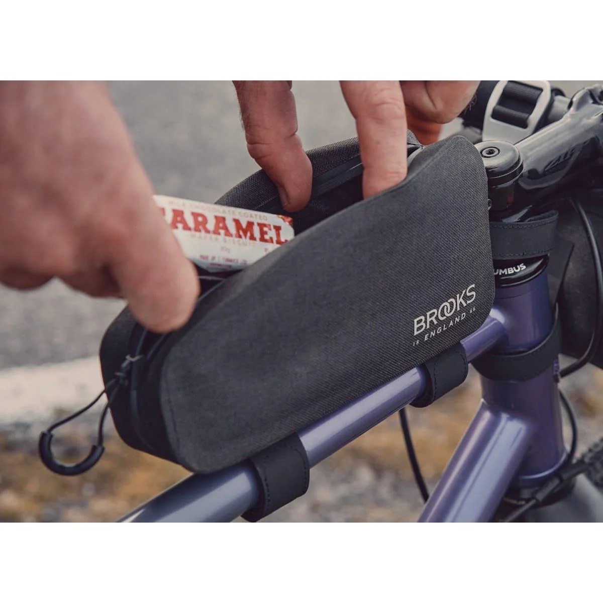 Brooks Scape Top Tube Bag with Straps 0.9L Black - Image 5