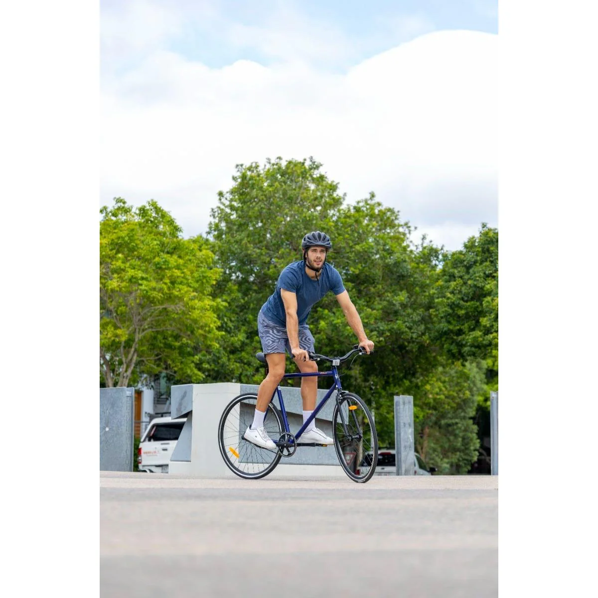 Pedal Messenger 3 Berlin Flat Bar Road Bike Midnight Blue - Image 9