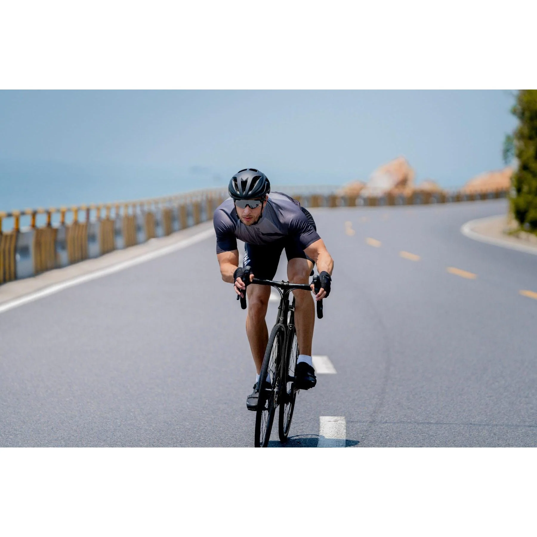 Shokz Roadwave Sport Audio Sunglasses Black - Image 7